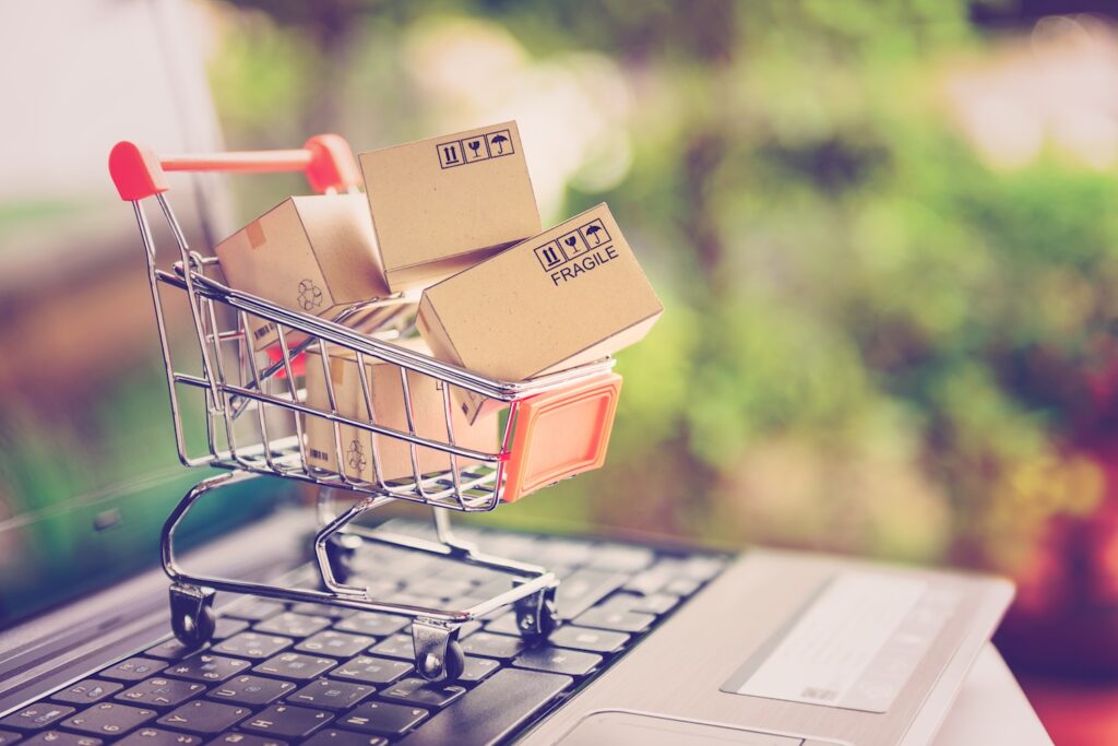 E-COMMERCE AND OMNICHANNEL